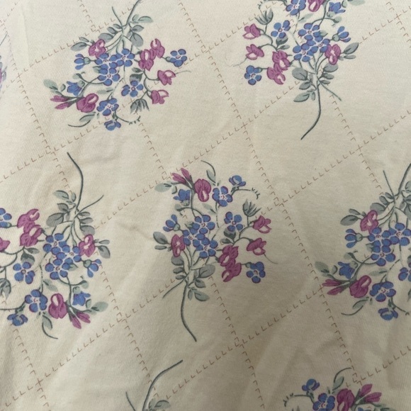 Floral bouquet cottagecore graphic quarter button t-shirt, large - Picture 4 of 4